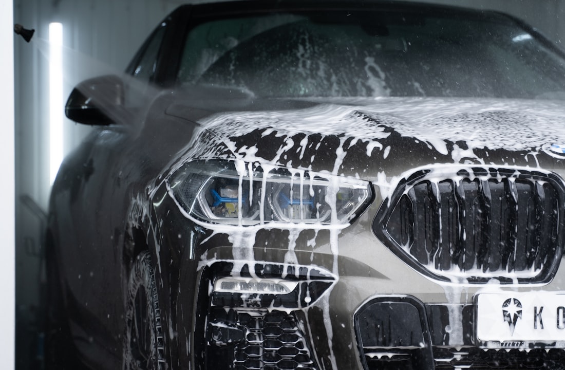 Voiture exposée au froid et au sel en hiver